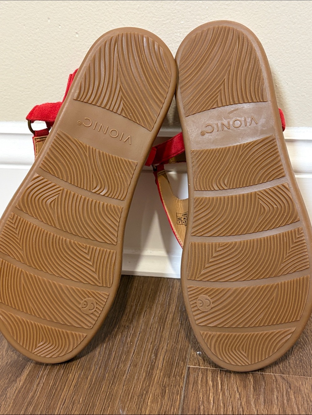 Vionic | New Kirra II Red Cork-Trim Thong Sandal women’s Size 7 suede upper - Picture 7 of 9